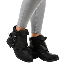 Stivali neri isolati A-203 marrone 1