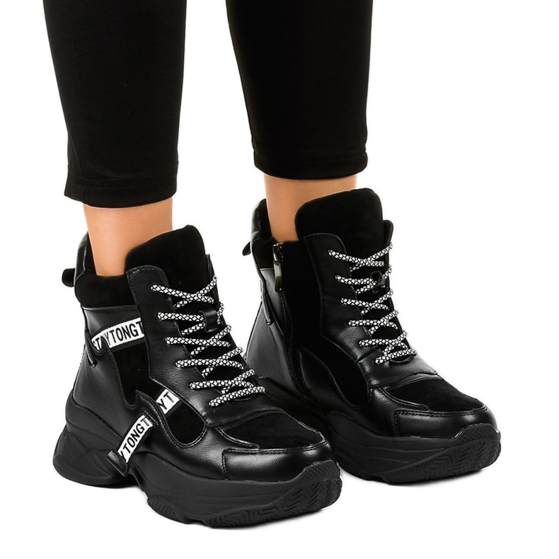 Sneakers nere da donna isolate F803-7 nero 1