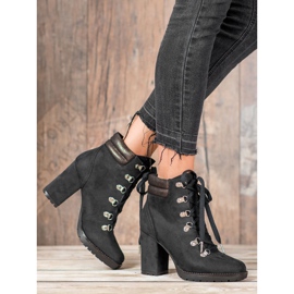 Sweet Shoes Stivaletti stringati su un palo nero 1