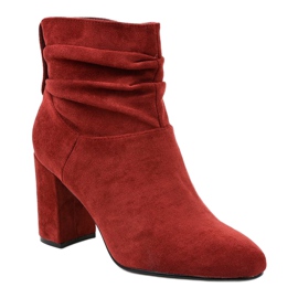 Eleganti stivali bordeaux sul post 884 rosso 1