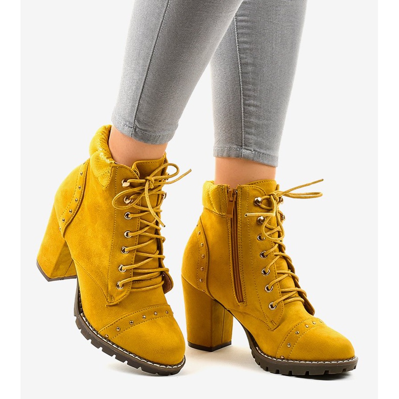Stivaletti in camoscio giallo 995-31 2