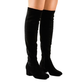 Stivali in camoscio nero sul post 995-38 1