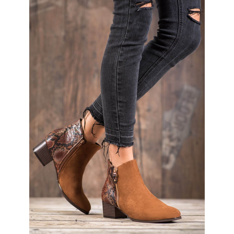 Kylie Stivali cammello con stampa serpente marrone 1