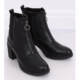 Stivali su un comodo tacco nero SG-363 Black 1