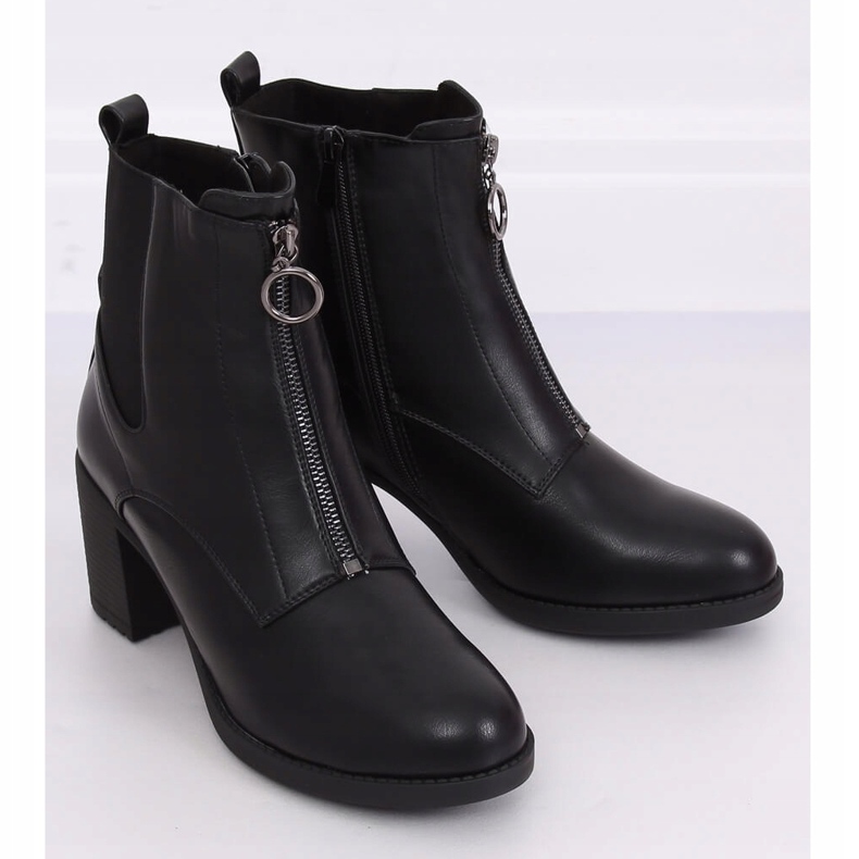 Stivali su un comodo tacco nero SG-363 Black 1