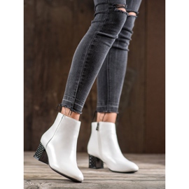 SHELOVET Stivali Bianchi Con Tacco Decorativo bianco 1