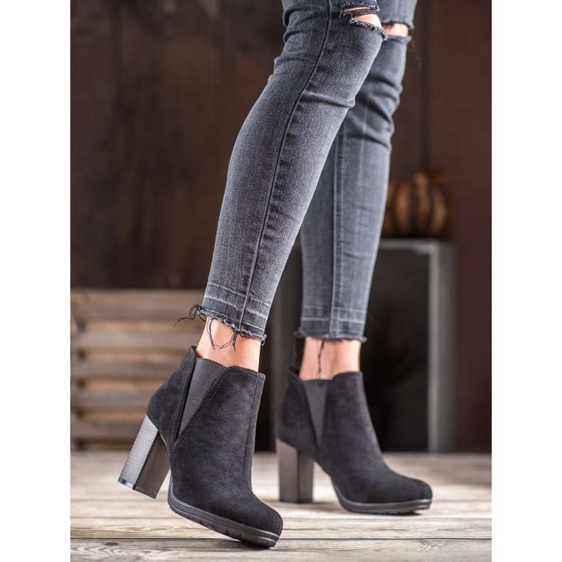 SHELOVET Stivali slip-on su un palo nero 1