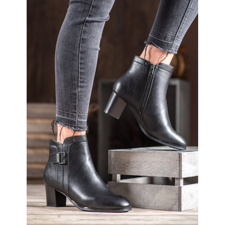 SHELOVET Stivali eleganti con fibbia decorativa nero 1