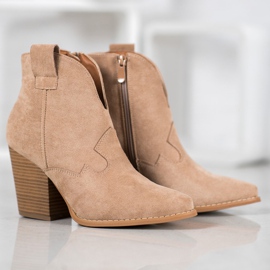 Bella Paris Stivali da cowboy in pelle scamosciata sul pilastro beige 1