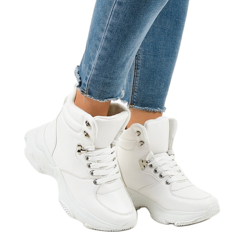 Sneakers bianche da donna isolate C-3132 bianca 2
