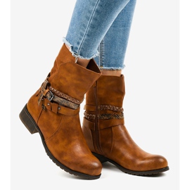 Stivali isolati piatti marroni 4440 marrone 2