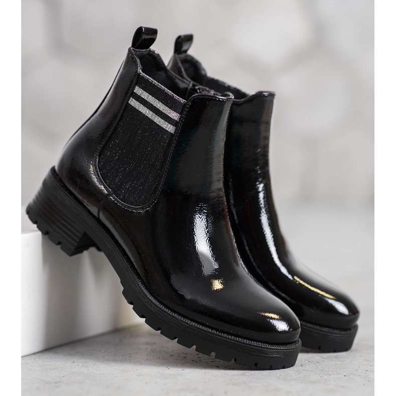 SHELOVET Stivaletti sportivi sulla piattaforma nero 2