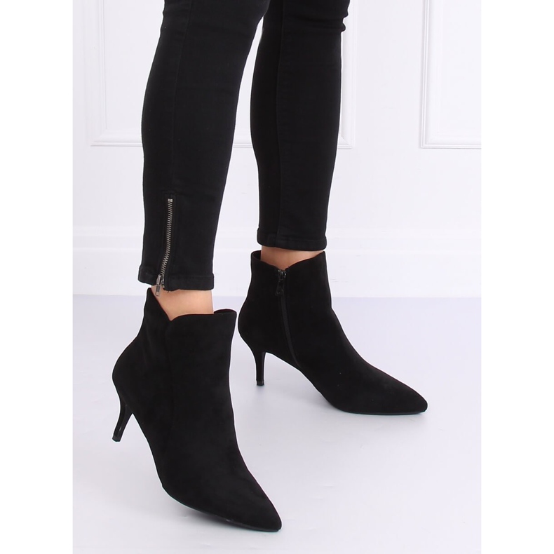Stivali neri su un tacco basso K1906806 Negro nero 1