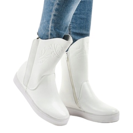 Sneakers bianche stivali isolati HX5187-5 bianca 1