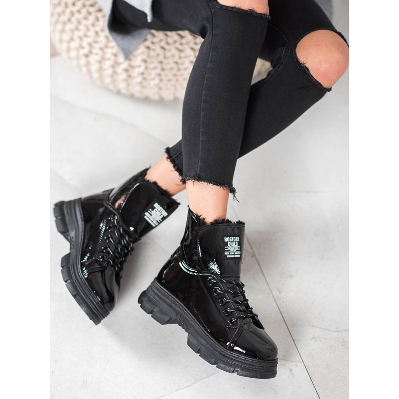 Bella Paris Sneakers in ecopelle laccata nero 2