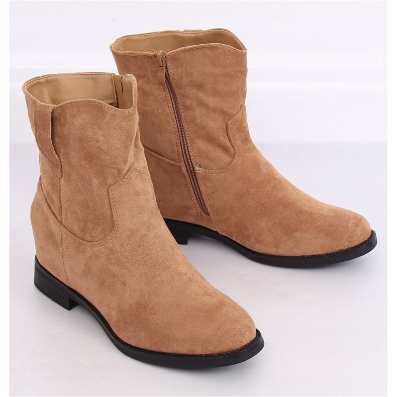 Stivali su una zeppa nascosta beige G-7605 Khaki 1