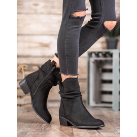 Super Mode Calde cowgirl sul post nero 2