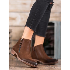 Kylie Cowgirl sul cursore marrone 1