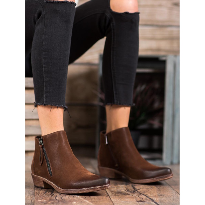 Kylie Cowgirl sul cursore marrone 2