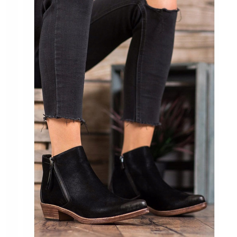 Kylie Cowgirl sul cursore nero 2