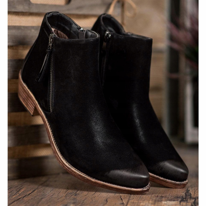 Kylie Cowgirl sul cursore nero 1
