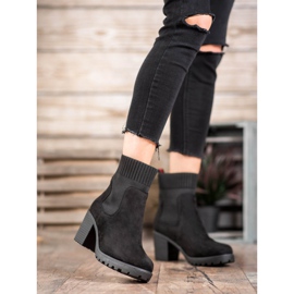 Erynn Stivali Chelsea slip-on su un palo nero 1