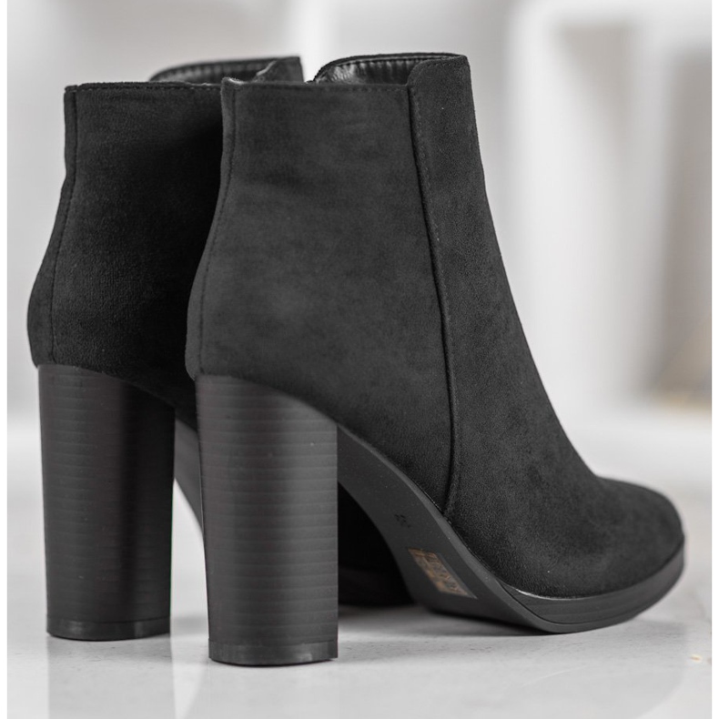 Ideal Shoes Stivali classici con tacco alto nero 1