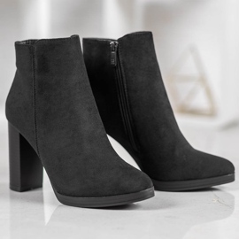 Ideal Shoes Stivali classici con tacco alto nero 2