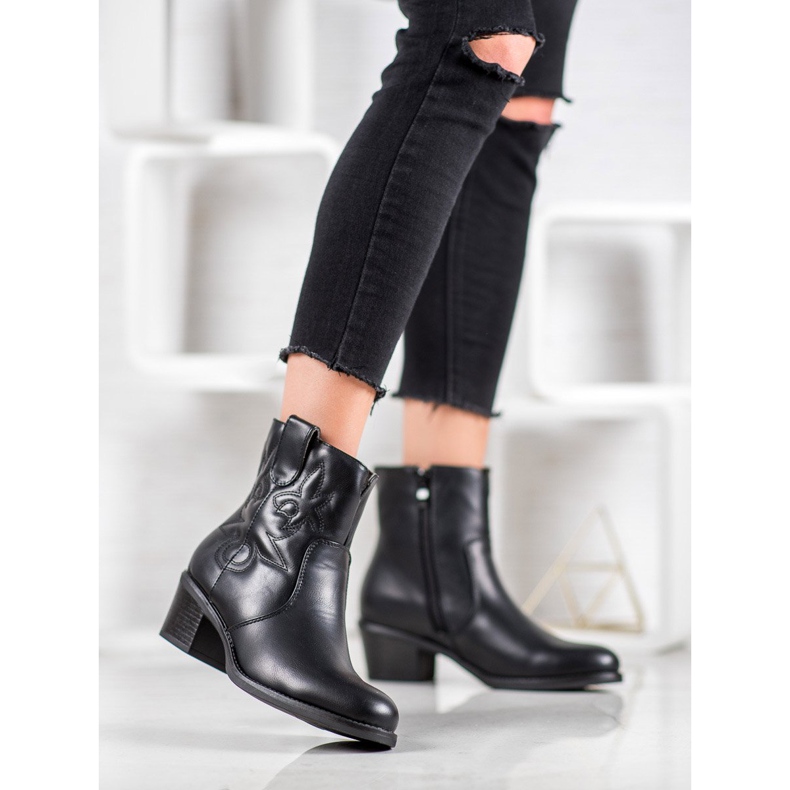 Nio Nio Cowgirl nere con un motivo nero 1