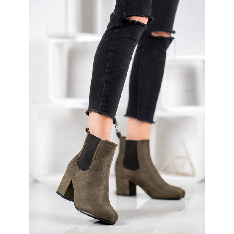 Bestelle Stivali slip-on su un palo cachi verde 1