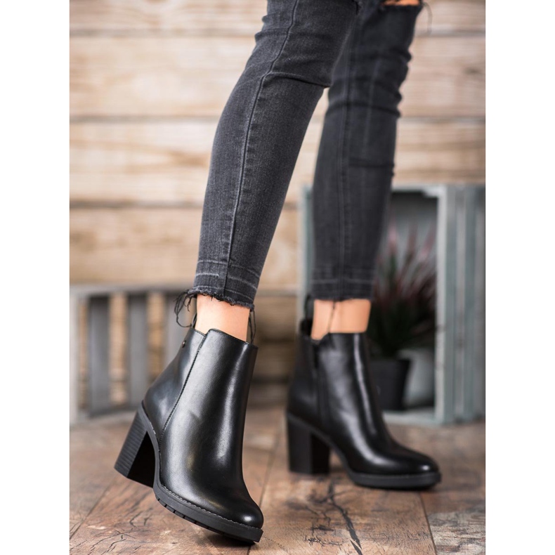Ideal Shoes Comodi stivali con tacco alto nero 2