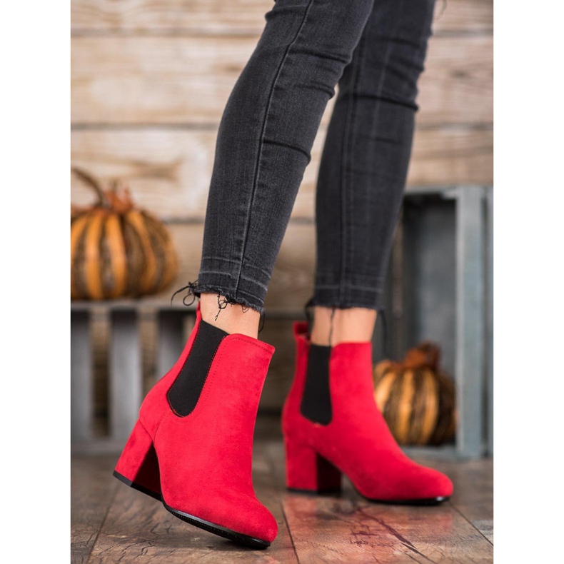 Bestelle Stivali slip-on su un palo rosso 2