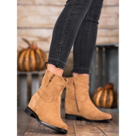 Ideal Shoes Stivali da cowboy caldi su una zeppa marrone 2