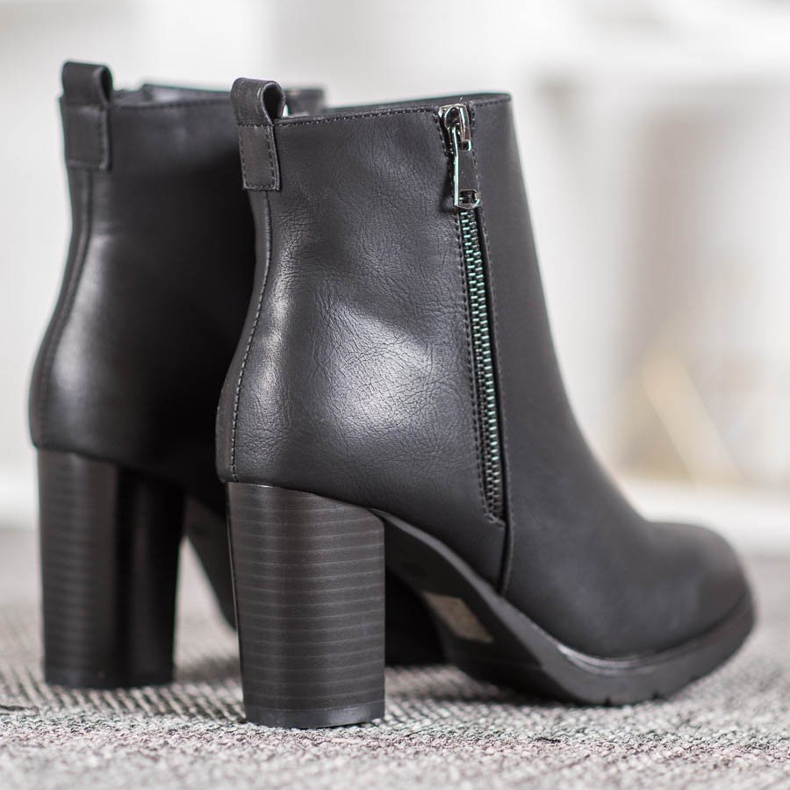J. Star Stivali da donna in ecopelle nero 1