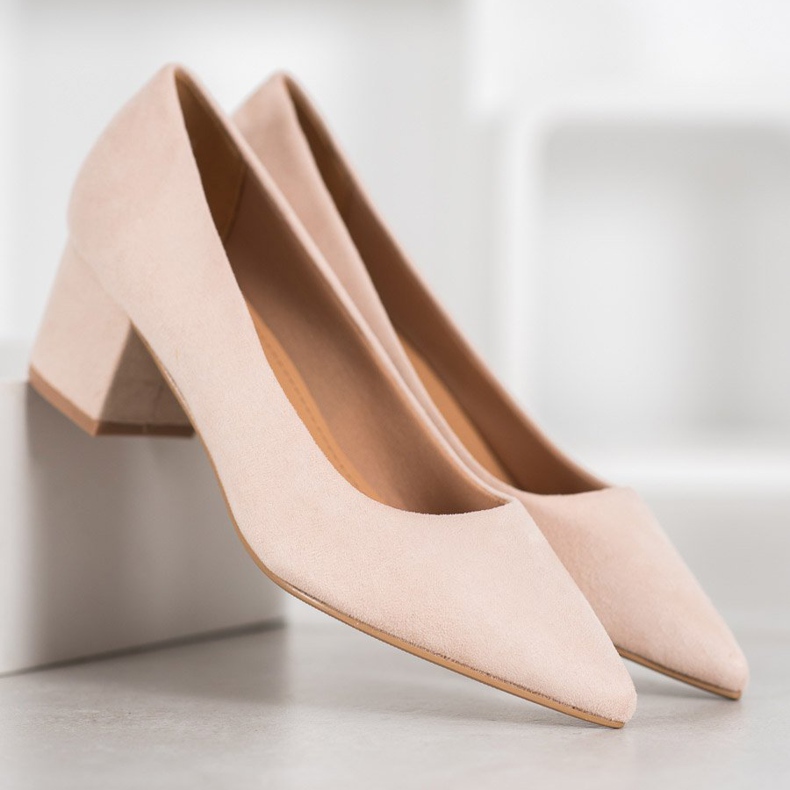 Ideal Shoes Décolleté in pelle scamosciata su tacchi alti marrone 1