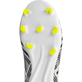 Scarpe da calcio Adidas Nemeziz 17.3 Fg M S80599 multicolore bianco 1