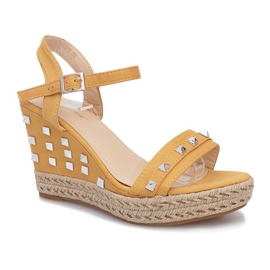 Sandali gialli con zeppa e borchie Khloe giallo 1