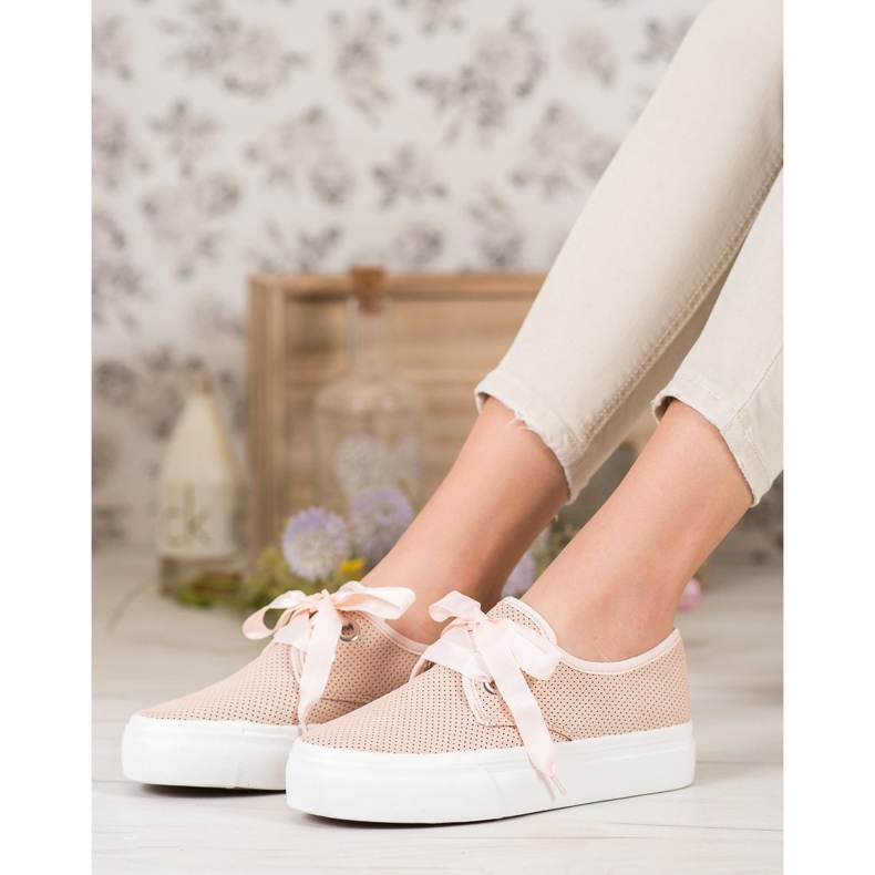Kylie Scarpe da ginnastica legate con un nastro marrone 1