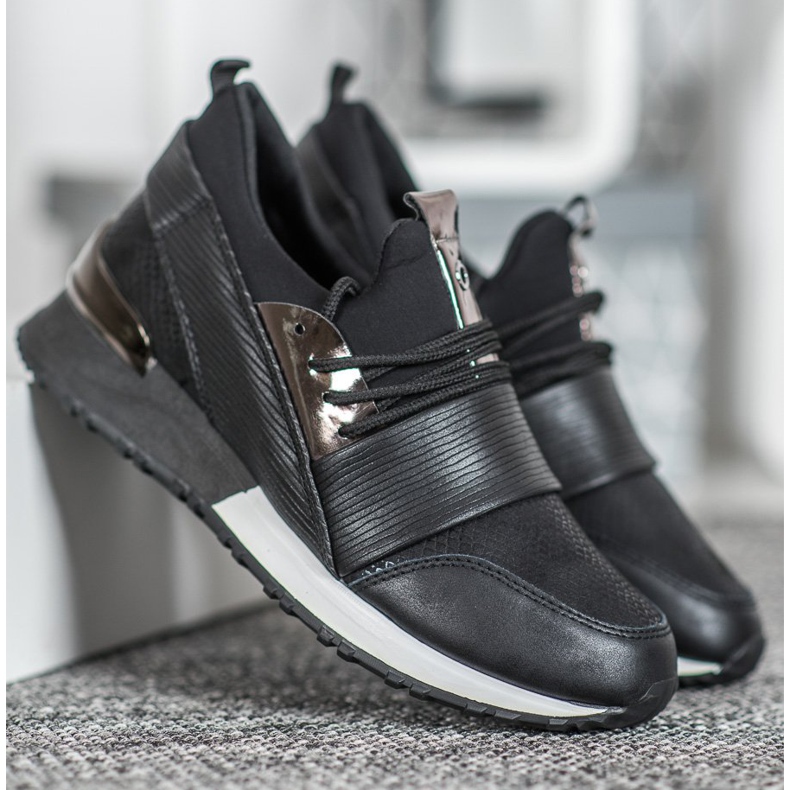 Muto Scarpe sportive sulla piattaforma nero 1