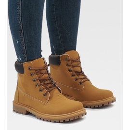 B788 Trappers in legno giallo 1