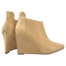 Décolleté con zeppa in pelle scamosciata TL01-1 Beige 1