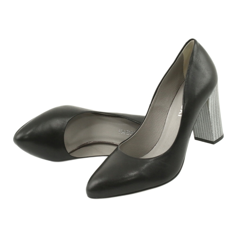 Pompe in pelle Kaniowski su un post decorativo 4277 nero 5