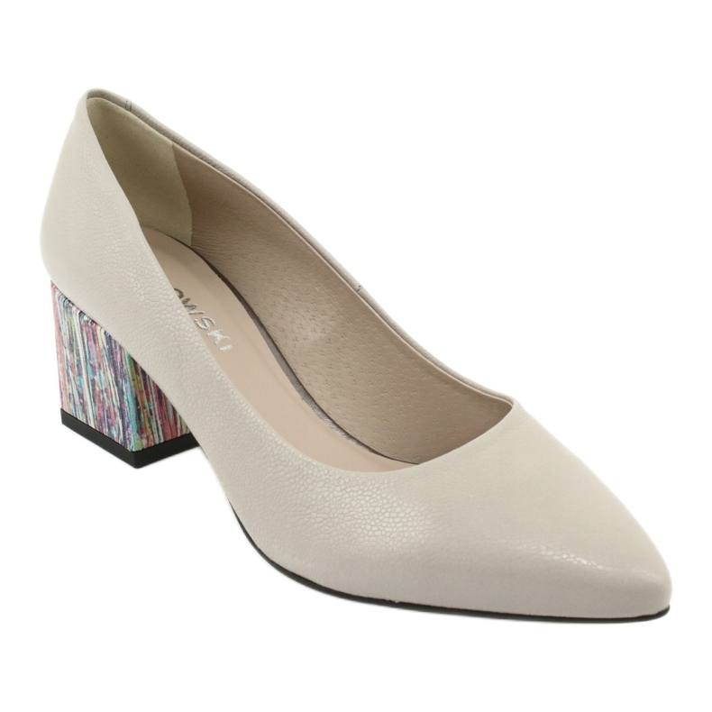 Kaniowski pompa su un tallone decorativo 0205 beige 1
