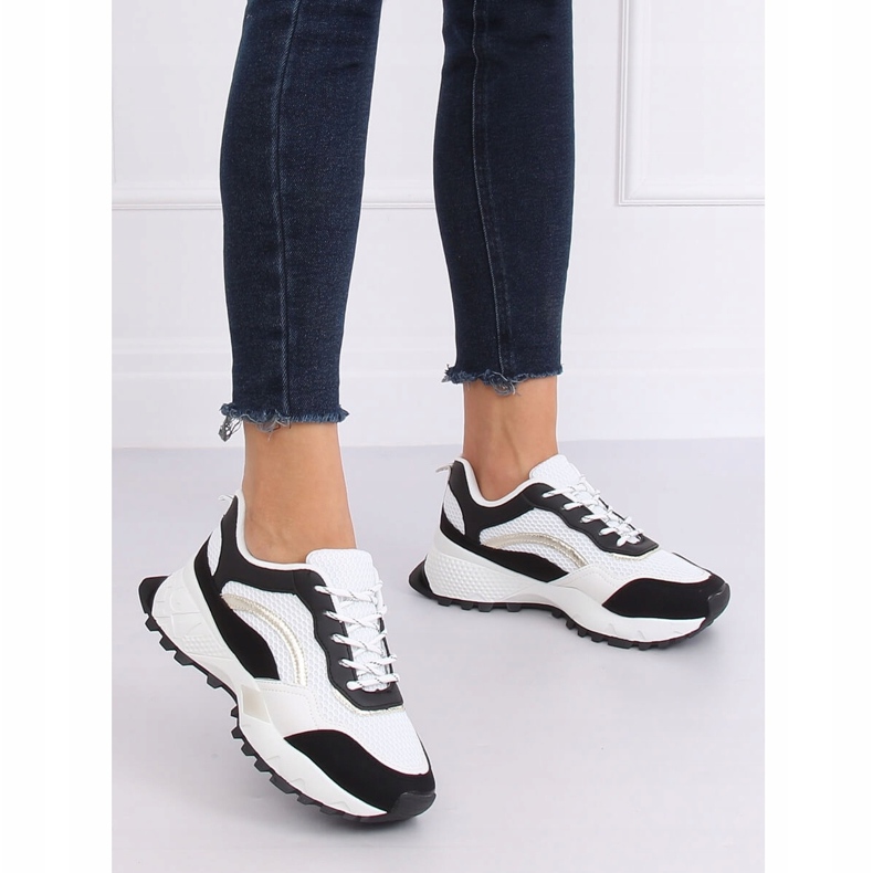 Bianco e nero LA87P Scarpe sportive nere 2