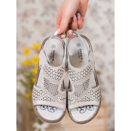 Goodin Sandali con zeppa traforati grigio 1