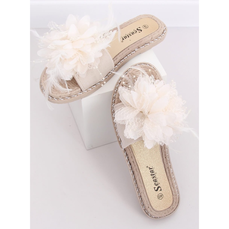 Pantofole da donna beige con piume CK131P Beige 1