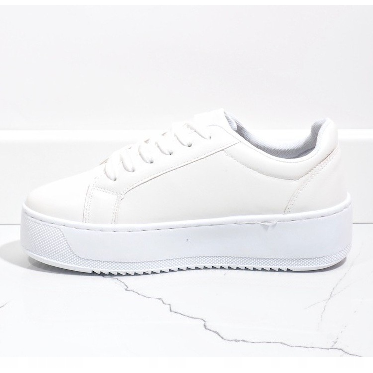 Sneakers bianche sulla piattaforma 798 bianco 1
