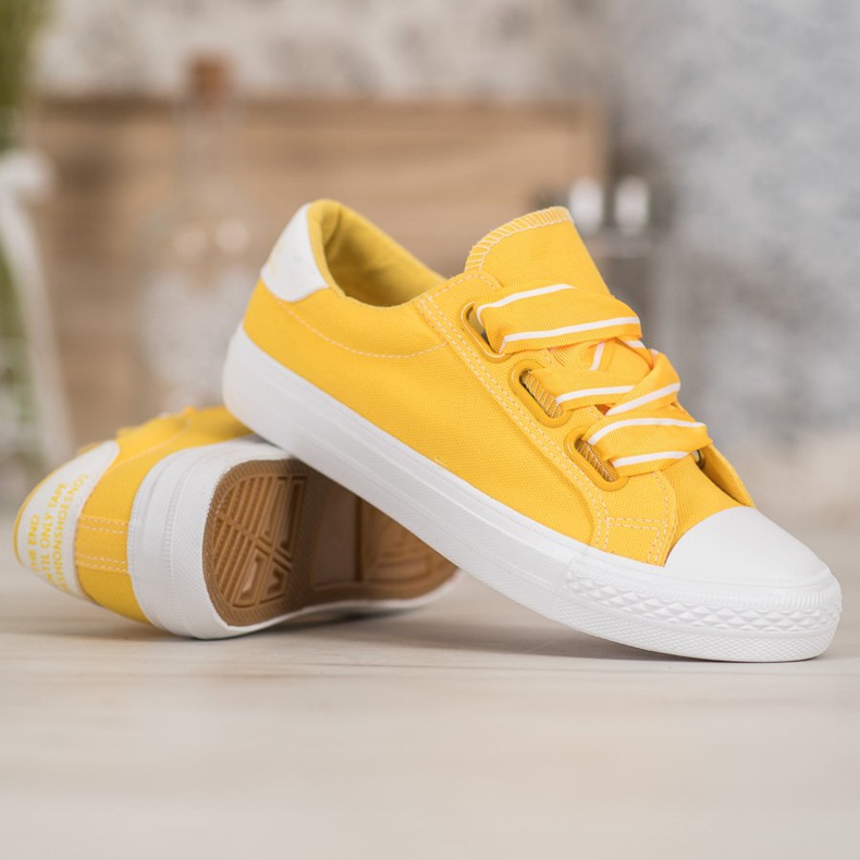 SHELOVET Comode scarpe da ginnastica in tessuto giallo 1