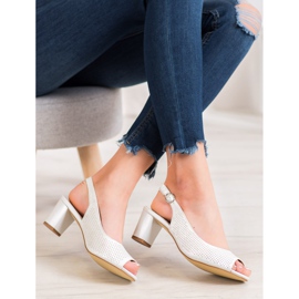 Sergio Leone Sandali traforati su un bar bianca 2