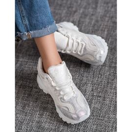 Small Swan Scarpe da ginnastica bianche alla moda bianca 1